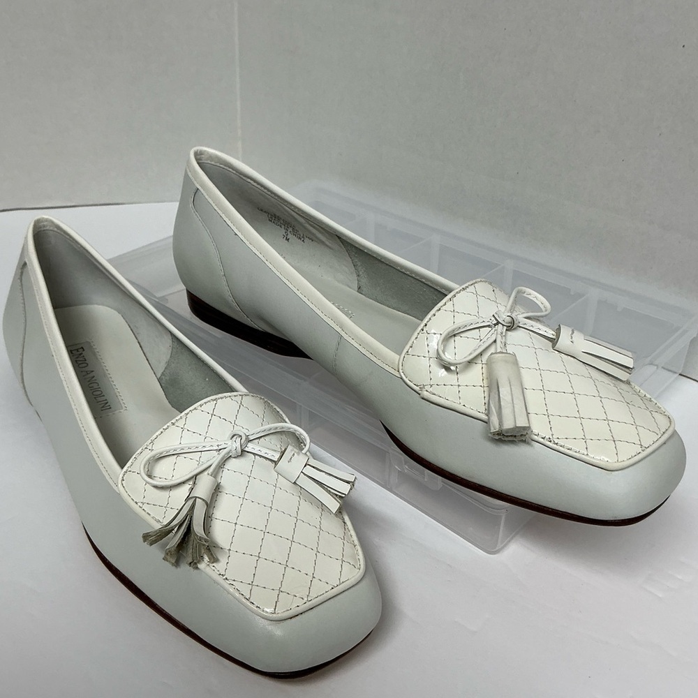 Enzo Angiolini Women’s White Flats & Loafers with Elegant Bow Tassels Detail - Picture 3 of 14